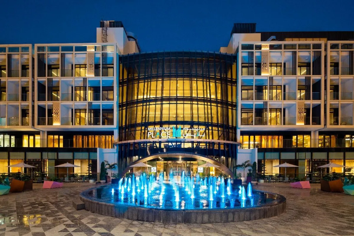 Отель MILLENNIUM PLACE MIRDIF 4* расположен в Дубае, рядом с торговым центром City Cent...