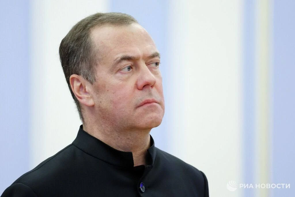 Россия сейчас находится в очень важной точке завершения специальной военной операции, заявил Медведе