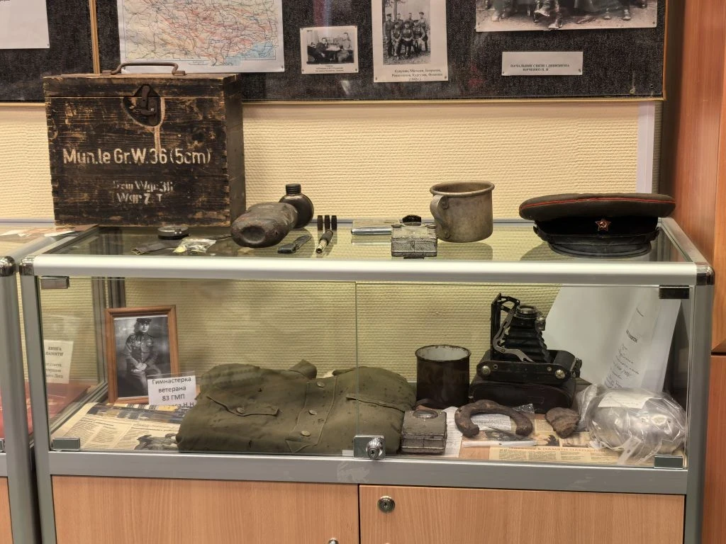 ПОПОЛНЕНИЕ МУЗЕЙНОЙ КОЛЛЕКЦИИ  В этом году экспозиции школьного музея, посвящённой боевому пути 83 Г