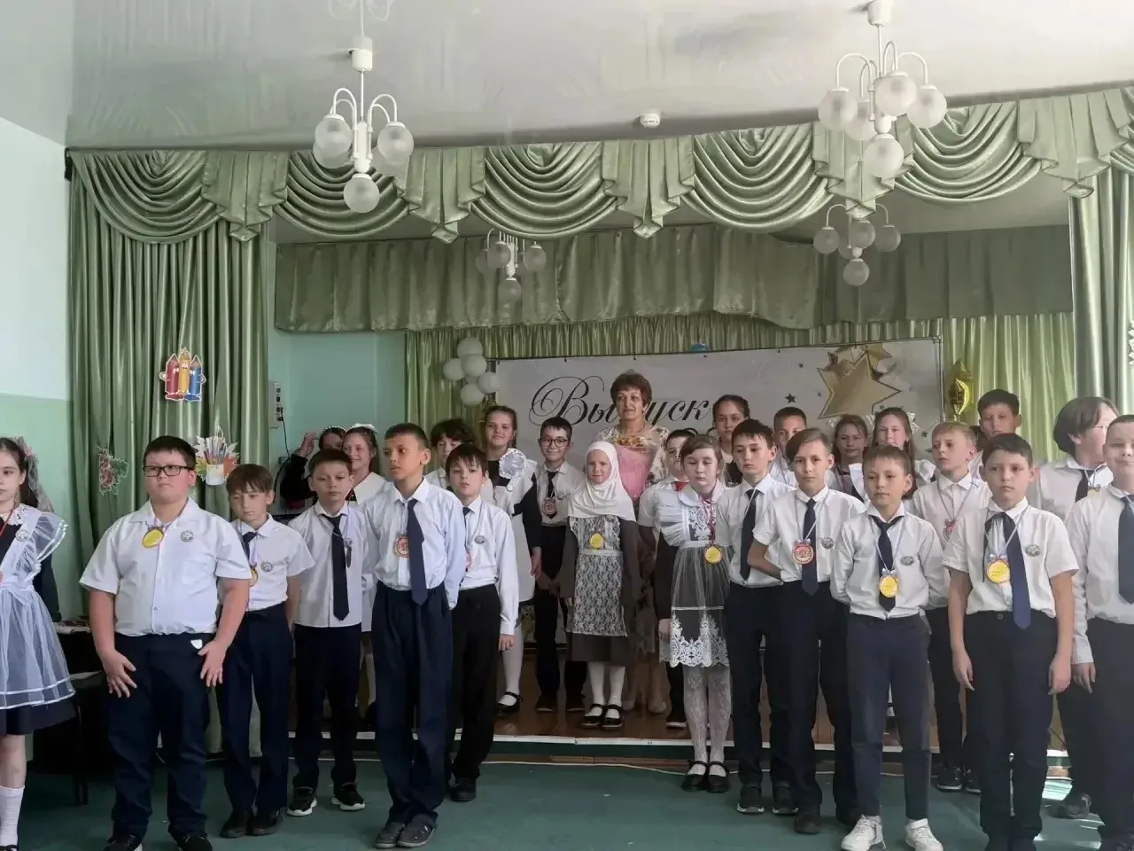 🎉В Васильевской СОШ №3 состоялся выпускной для наших замечательных учащихся 4 класса!�...
