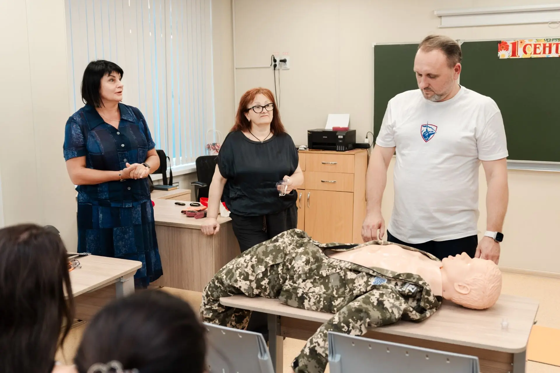 ▶️ В школе №12 родители будущих первоклассников прошли инструктаж по первой помощи в ра...
