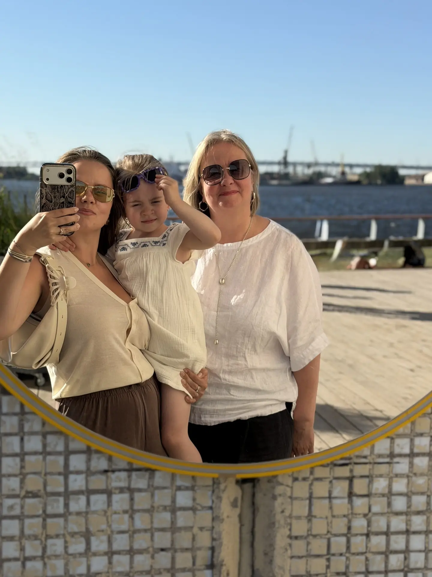 С днём рождения, мама ❤️
Для кого-то ты лучший руководитель, для кого-то классная подруга, для бабуш