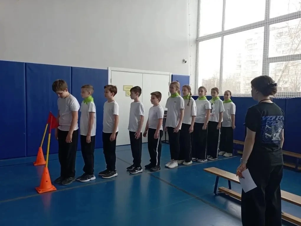 🚀 8 апреля: школьный этап «Зарницы» в рамках клуба «Каникулы первых»!  8 апреля в нашей школе в рамк