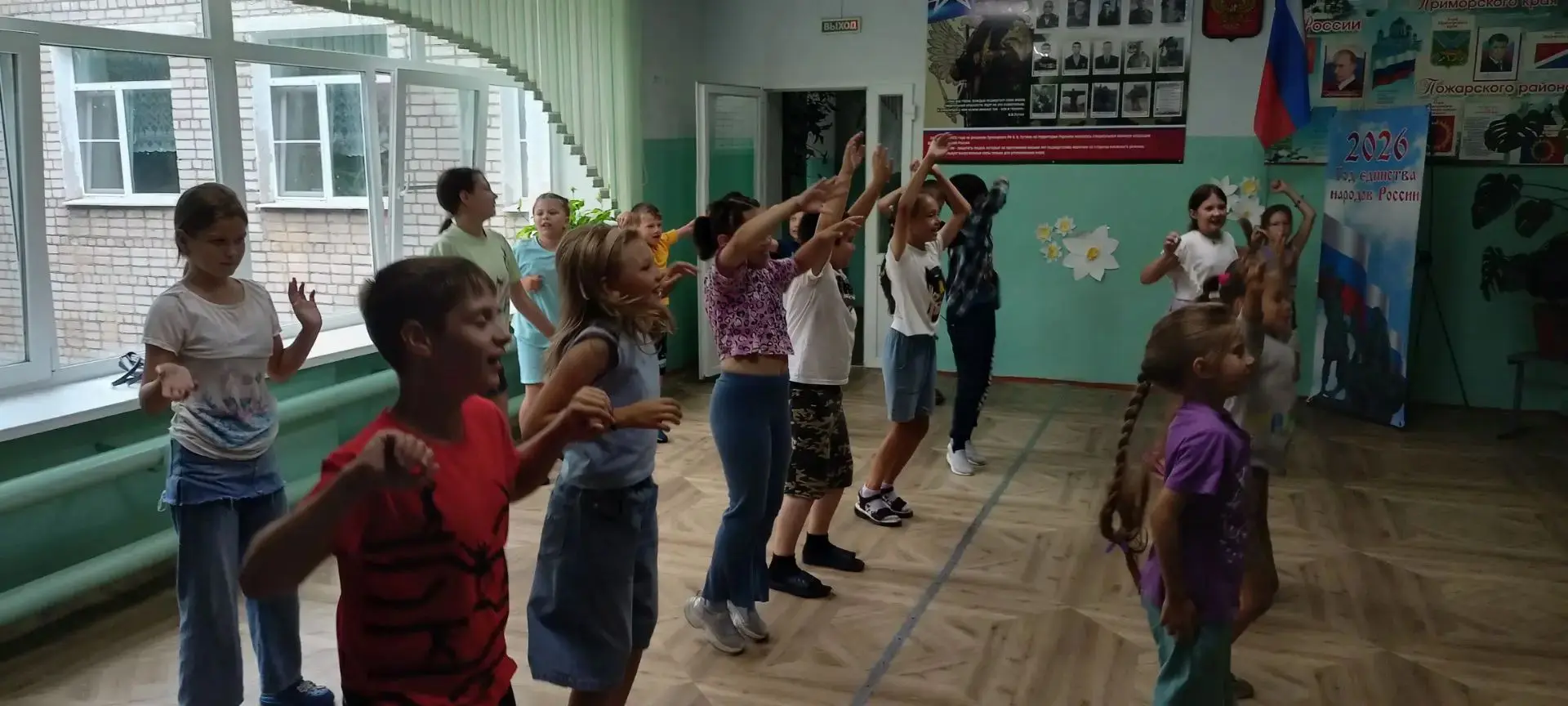 🌿☀️ День тринадцатый — День отчётов! 

Наши ребята бодро вышли на утреннюю зарядку! Хорошее настрое