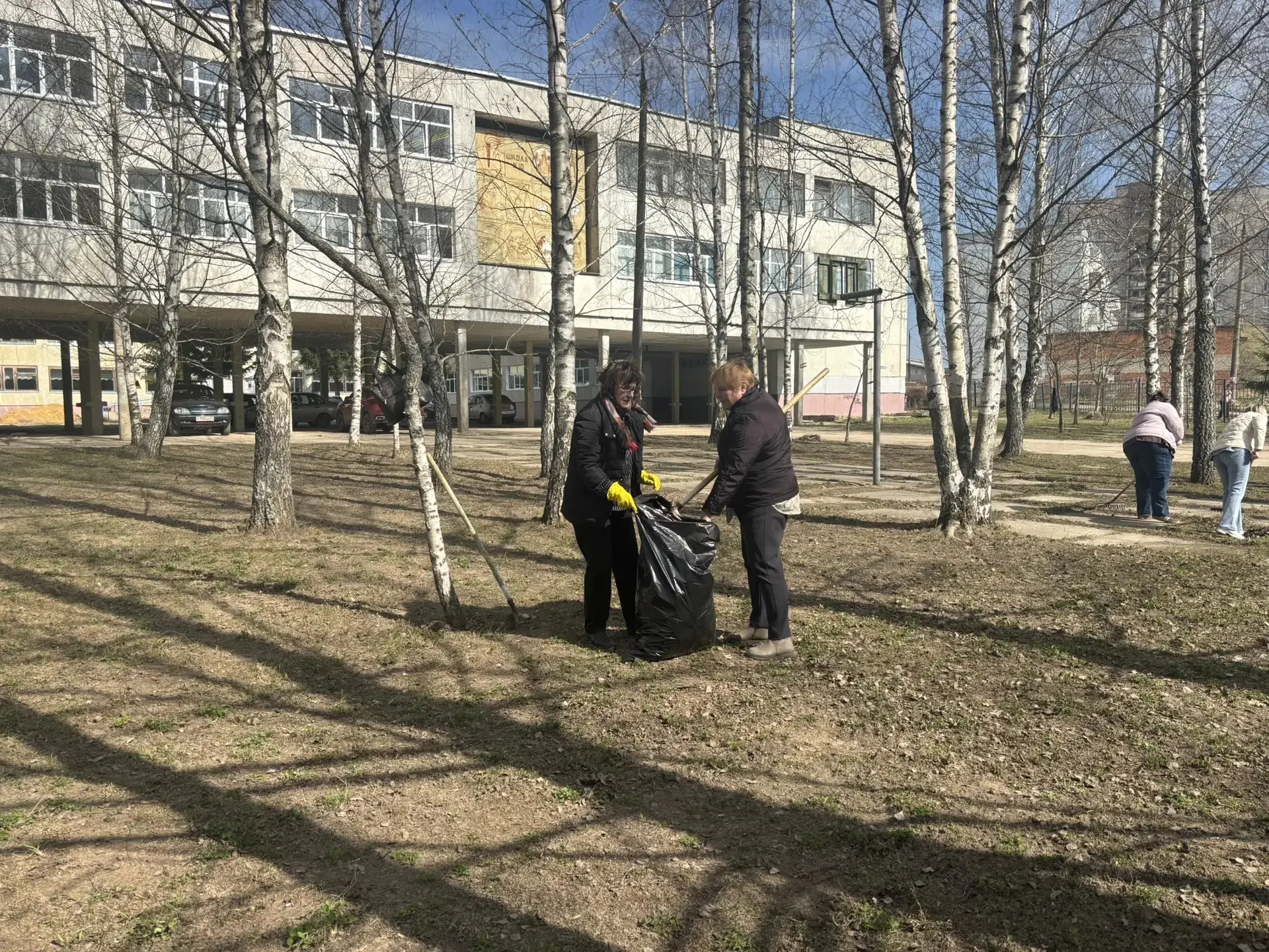 Весна всегда начинается с первых ручейков, яркого солнца и хорошего настроения. А ещё весна всегда с