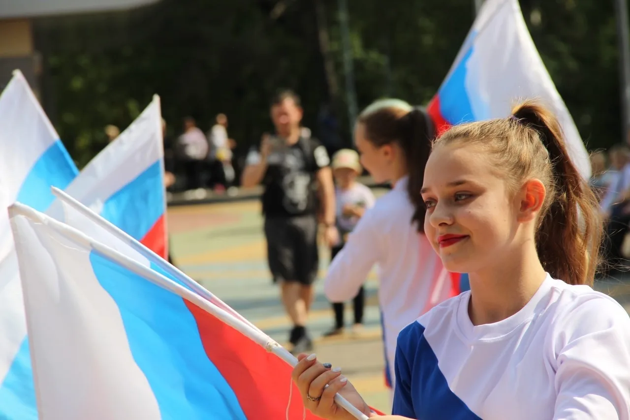 К России с любовью! 🤍💙❤️