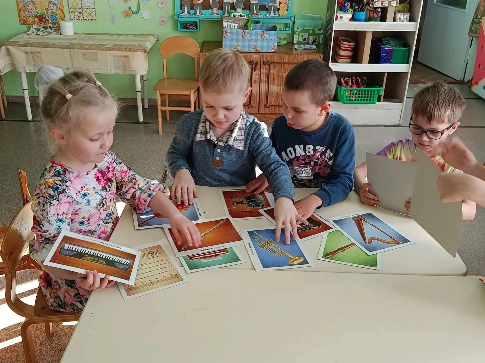 🎶🎻Ребята из подготовительных групп детского сада «Сказка» продолжают свое увлекательн...