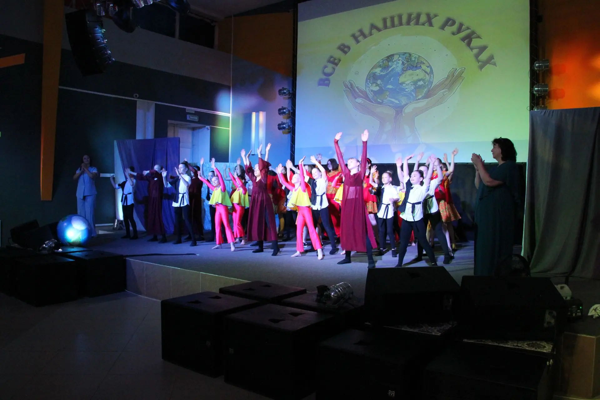 В ритме творчества: "Дыхание" и "Поколение" покорили сцену МЦ "Отражение"!