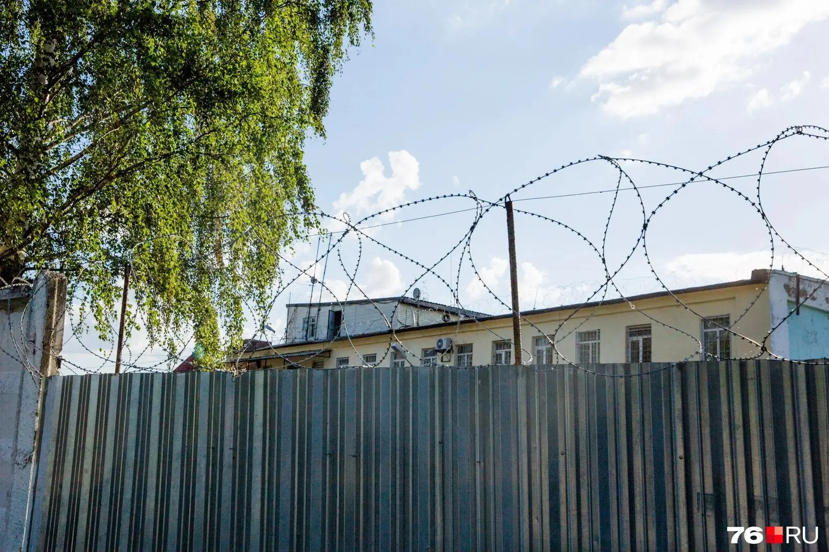 В Волгограде двое молодых людей, один из которых не достиг совершеннолетия, задержаны з...