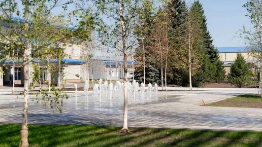 В Оренбурге возле нового терминала аэропорта обустроили сквер с фонтаном