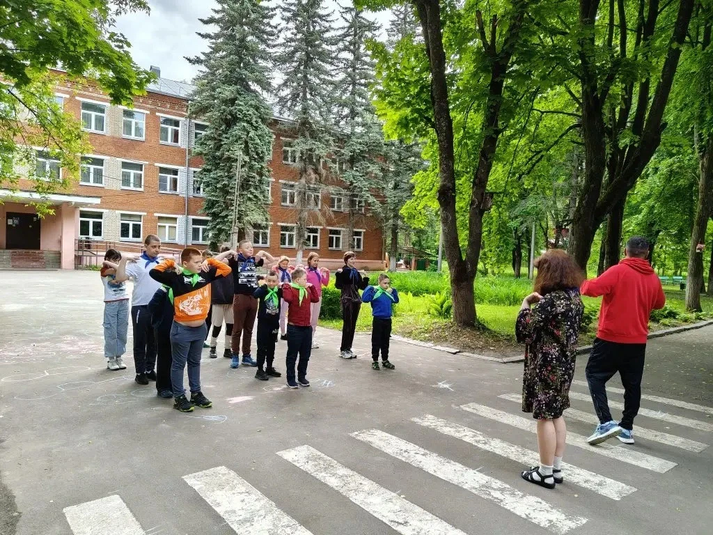 🌸Утренняя зарядка в лагере "Ручеёк" - это не просто традиция, а важный элемент здорово...