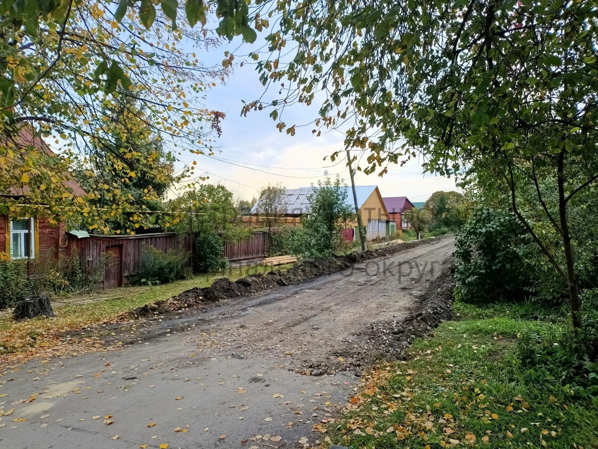 В Алатыре продолжают ремонт городских дорог. Сейчас вовсю идут работы по улице Новенька...