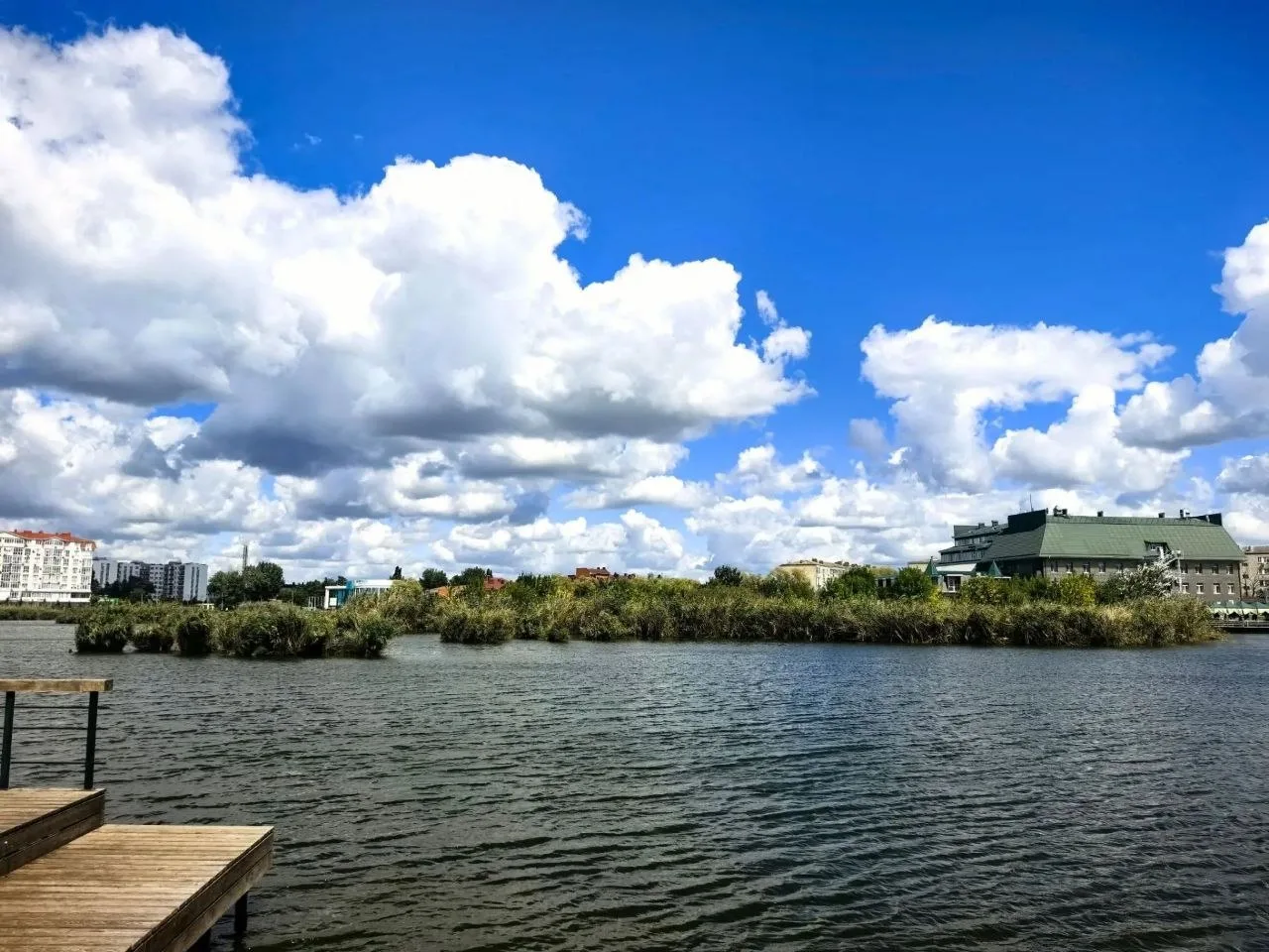 🌤По прогнозам синоптиков, сегодня ожидается теплая погода без существенных осадков.
