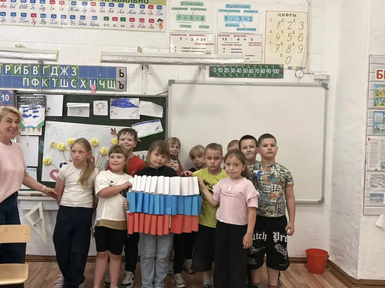 🇷🇺День 12: Празднование Дня России в пришкольном лагере!

📍В этот день мы отметили один из самых 