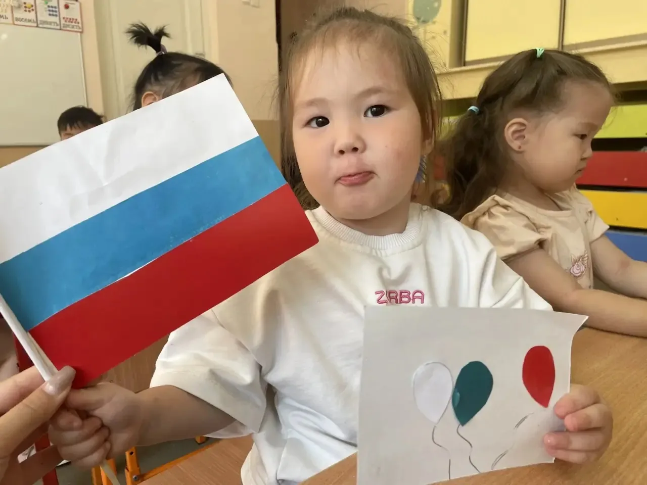 Самые маленькие воспитанники отметили День Государственного флага Российской Федерации!...