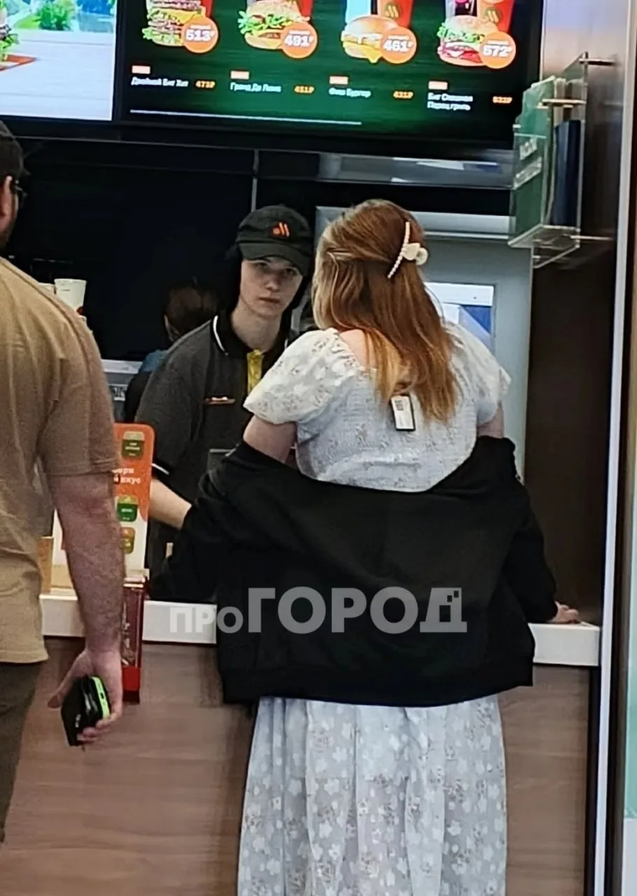 Такую модницу заметили вчера в Кирове

"Поносит и вернет завтра", - говорят очевидцы. 

Кировчане, к
