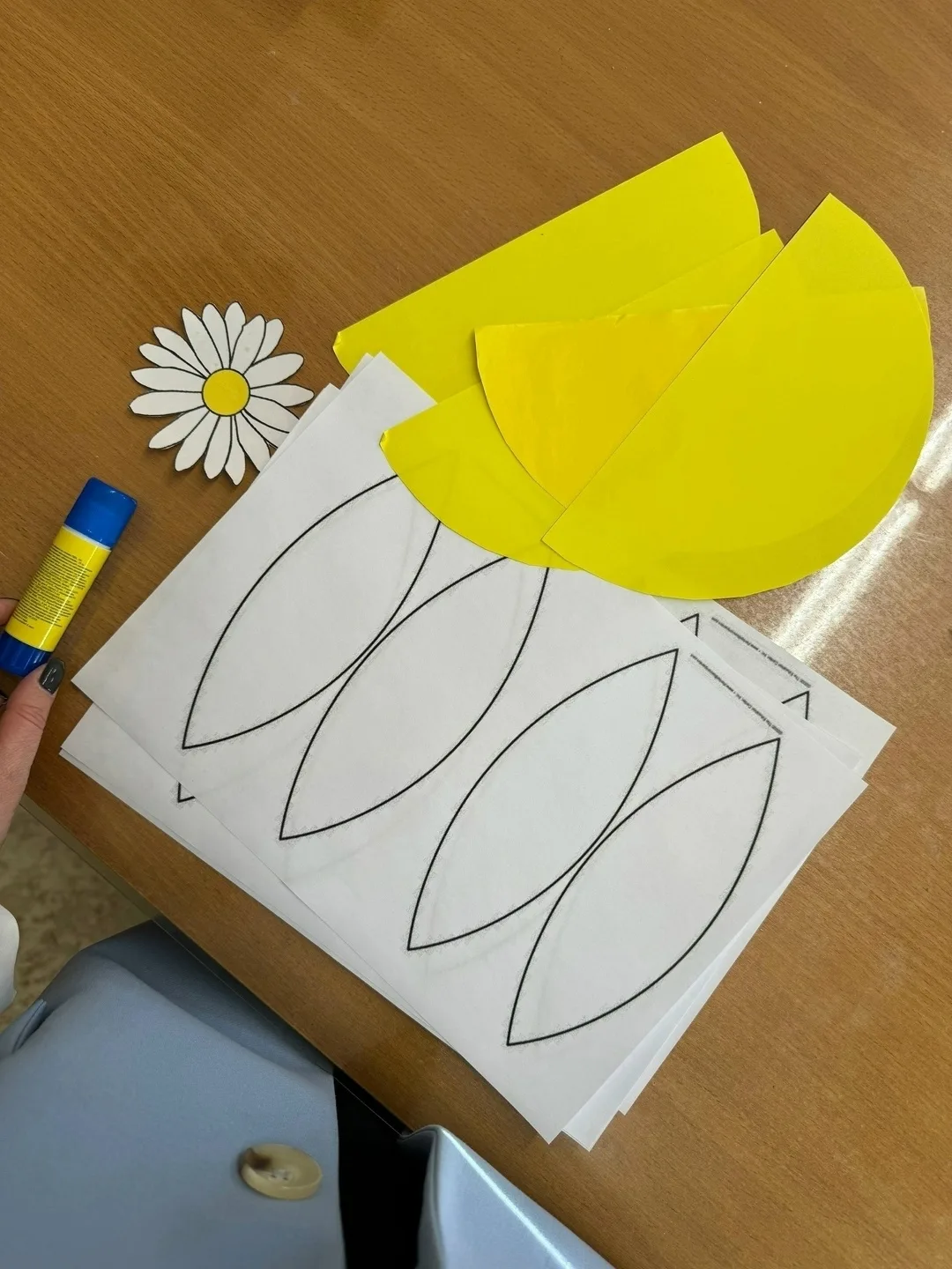 Украшаем окна на весну красивыми ромашками 🌼☀🌼 Варианты оформления окон + Шаблоны! Листайте карусель