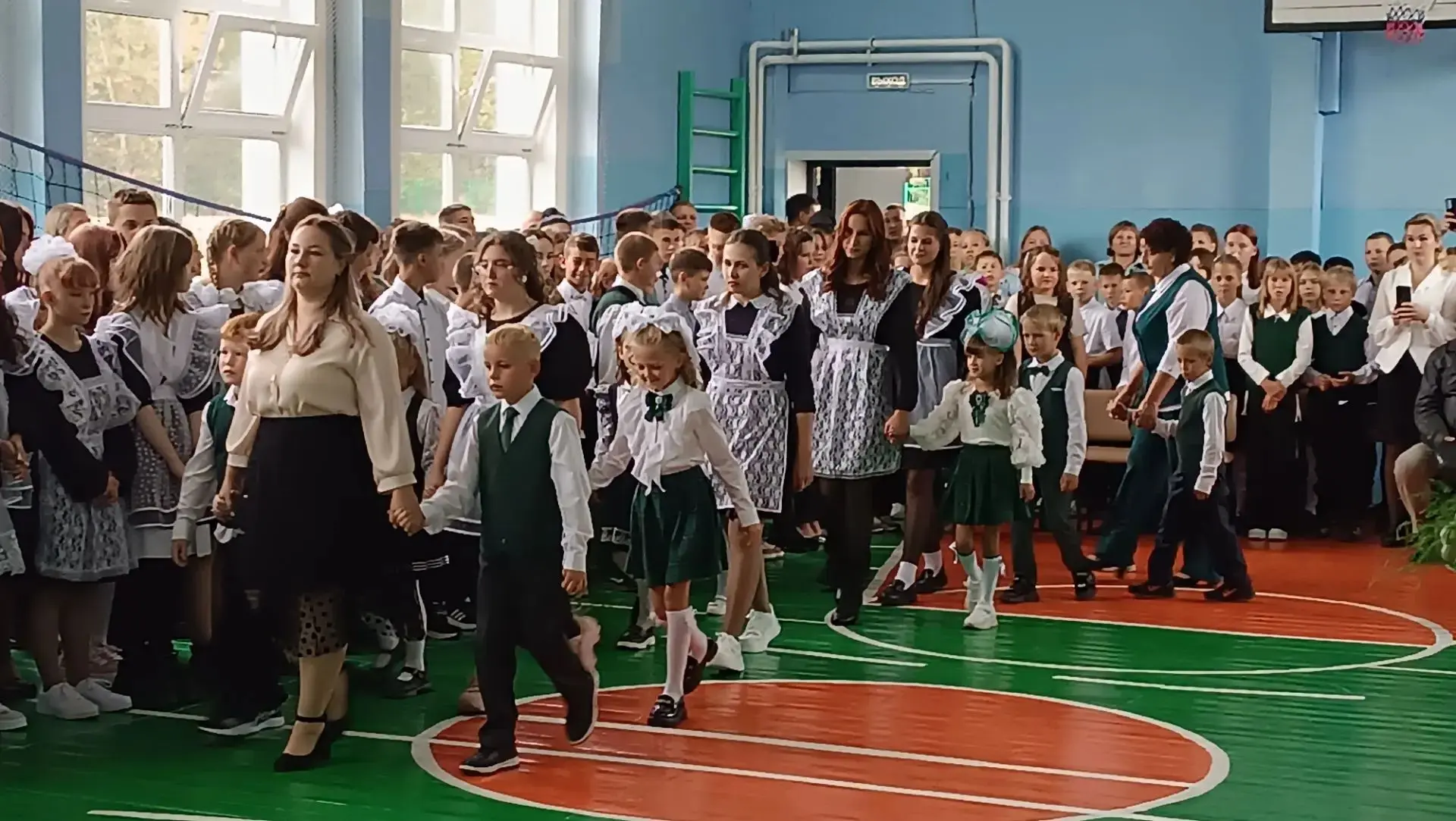 🎉 Торжественная линейка ко Дню знаний! 🎉