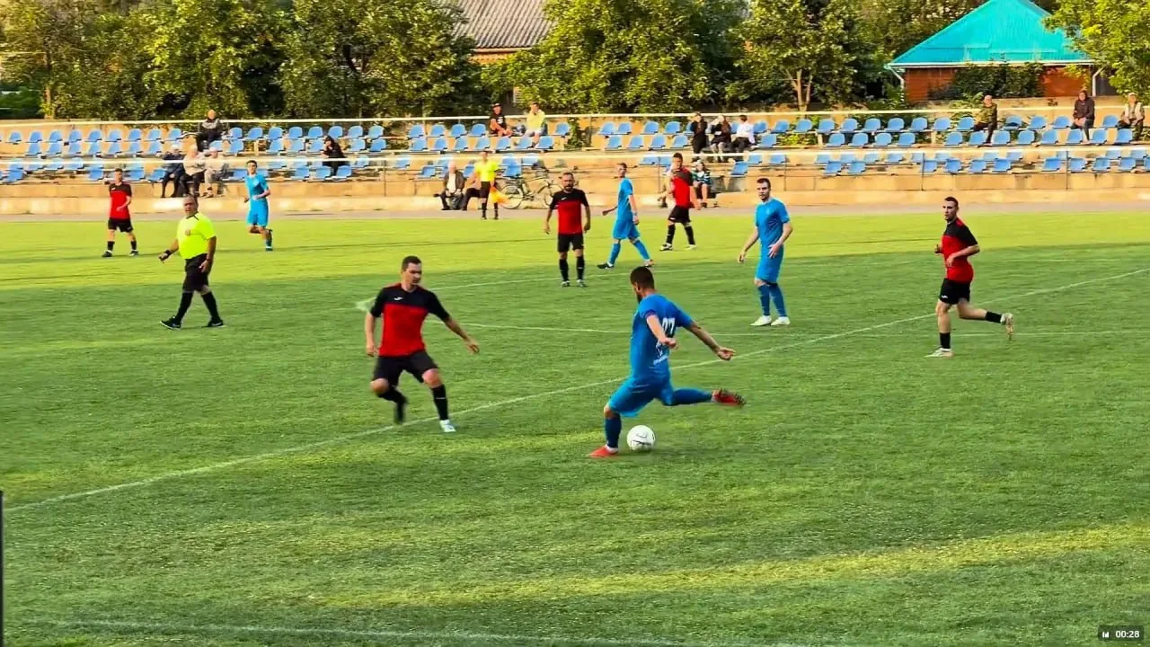 🏆«Русь» и «Дружба» — на высоте! Тимашевские команды одержали победы в 14‑м туре Кубка губернатора!
