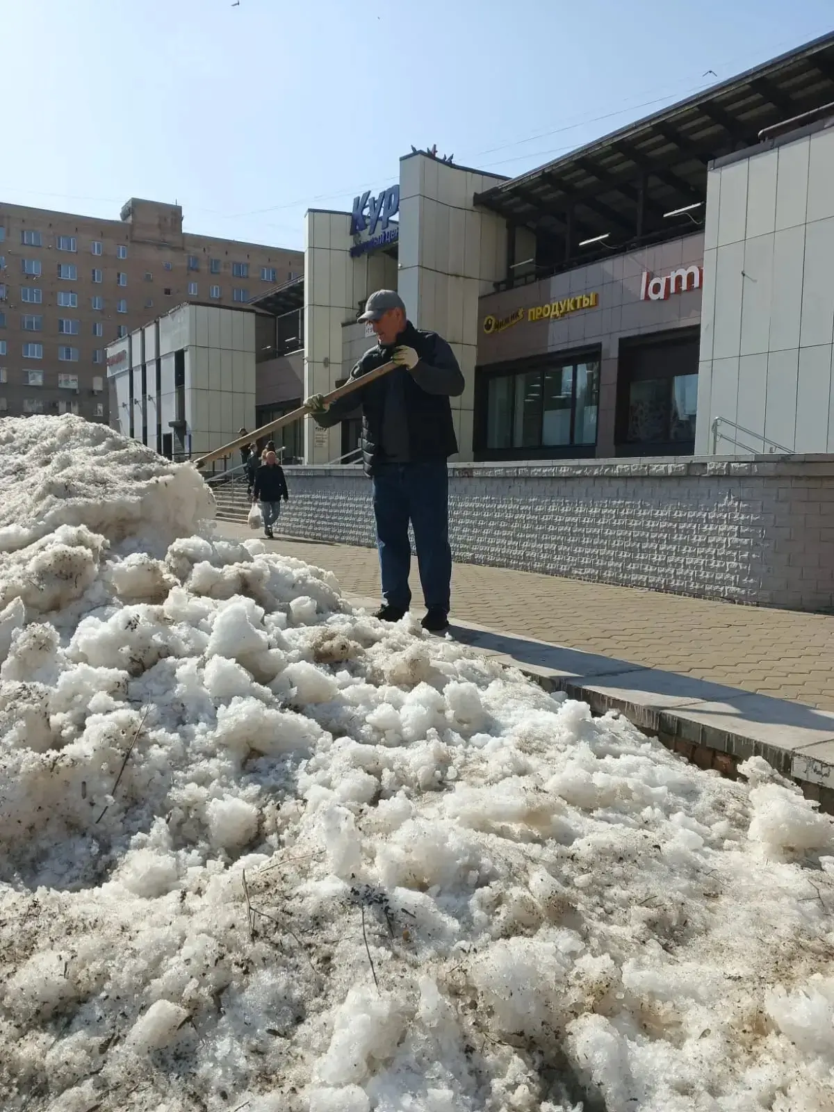🧹 В Балашихе продолжается месяц чистоты. Сегодня в городском субботнике приняли участи...
