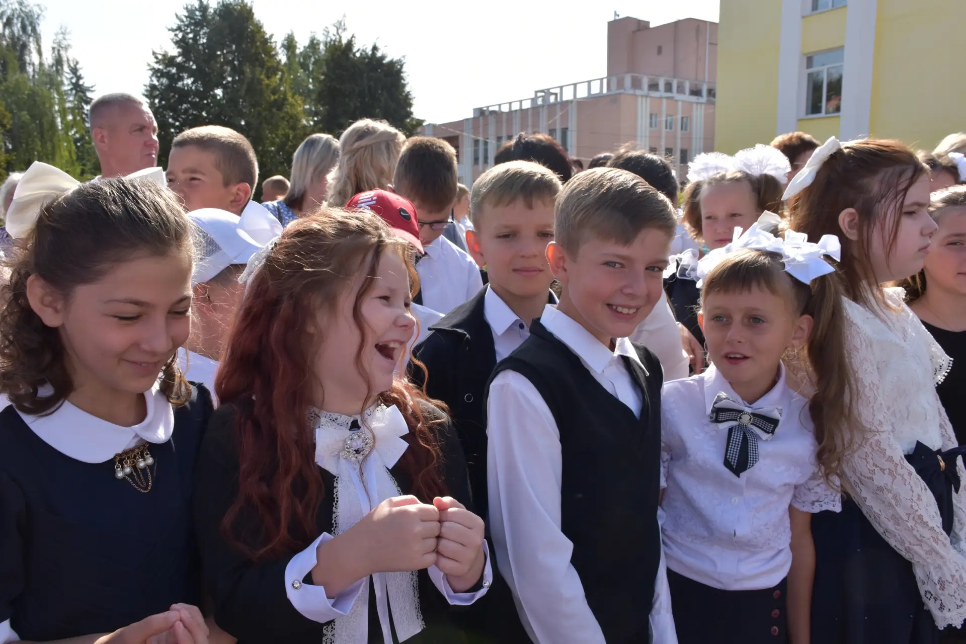 🎉 С Днём знаний, Колпнянский район! 🎉