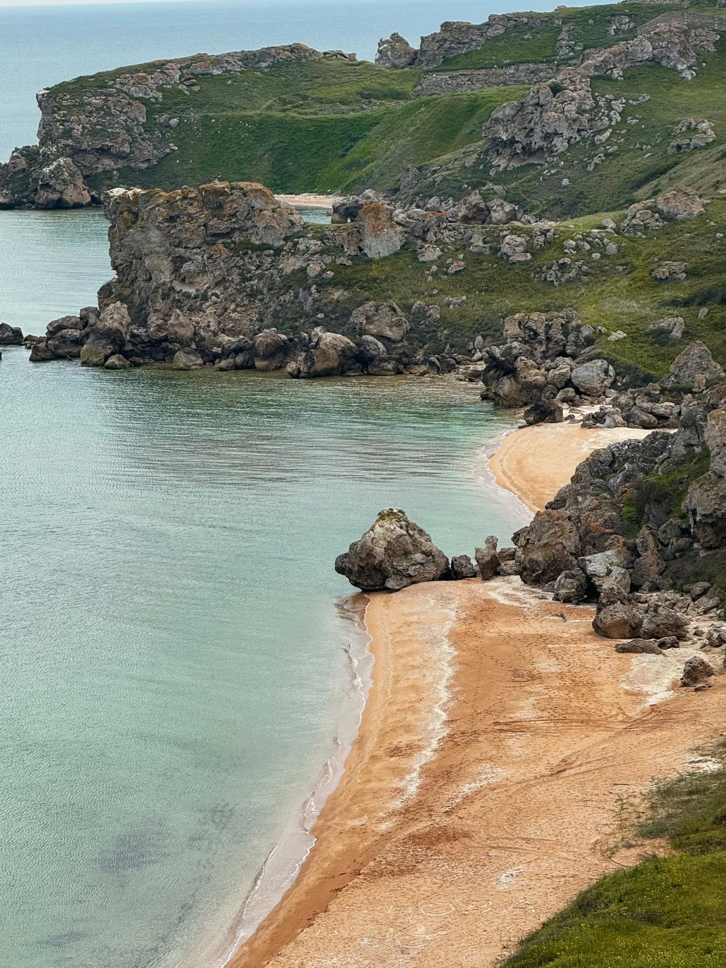 Генеральская история

🌊️ В начале лета на Генеральских пляжах устанавливается идеальная погода для 