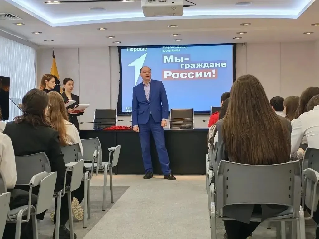 Сегодня учащиеся нашей школы, приняли участие в проекте «Я гражданин России», в торжественной обстан