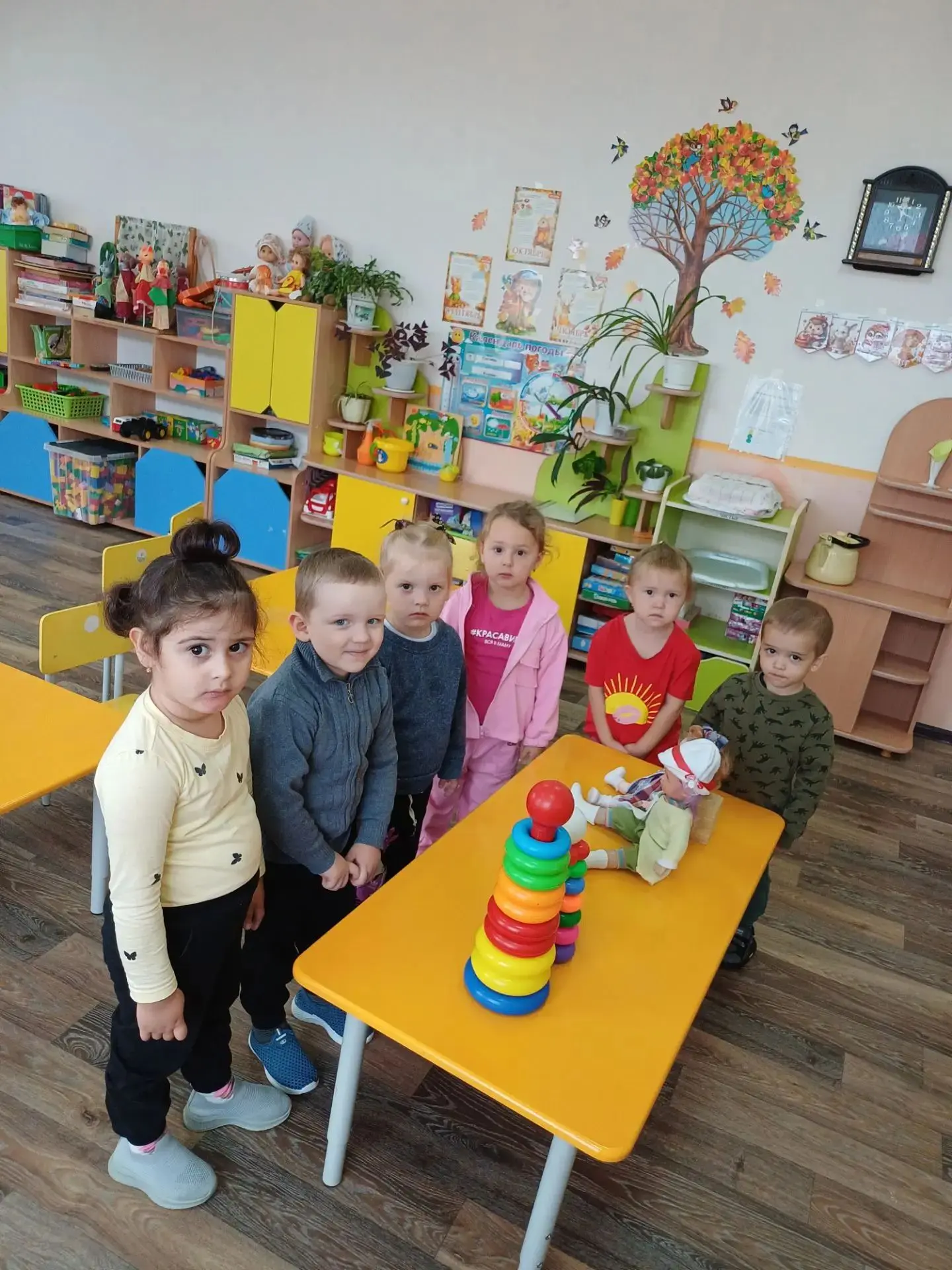 Сегодня на математике в младшей группе «Радуга» 🌈 ребята превратились в настоящих эксп...
