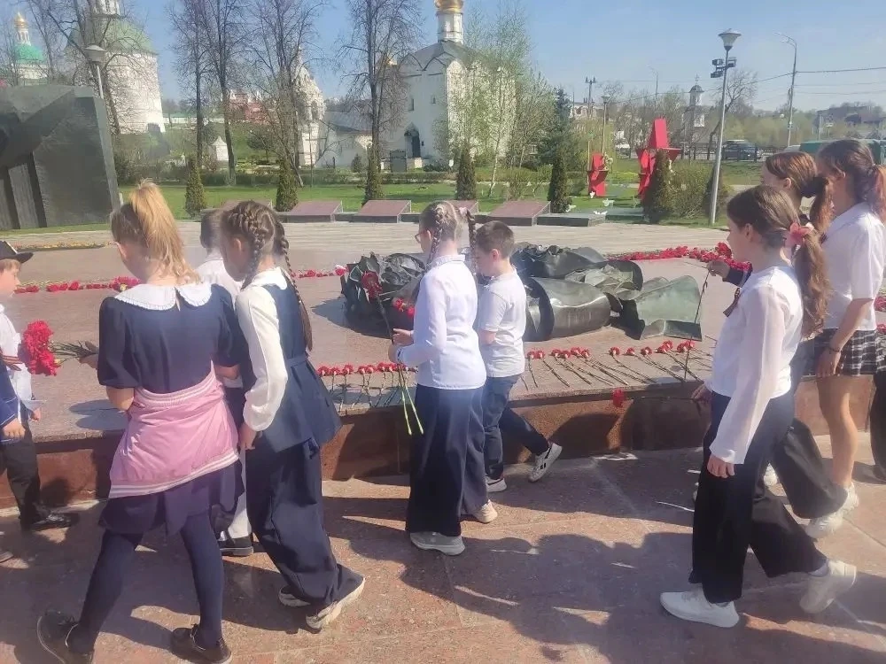 МБОУ "СОШ 1"  (Структурное подразделение,  ул. Н. Громова)  Сегодня наша школа приняла участие в воз