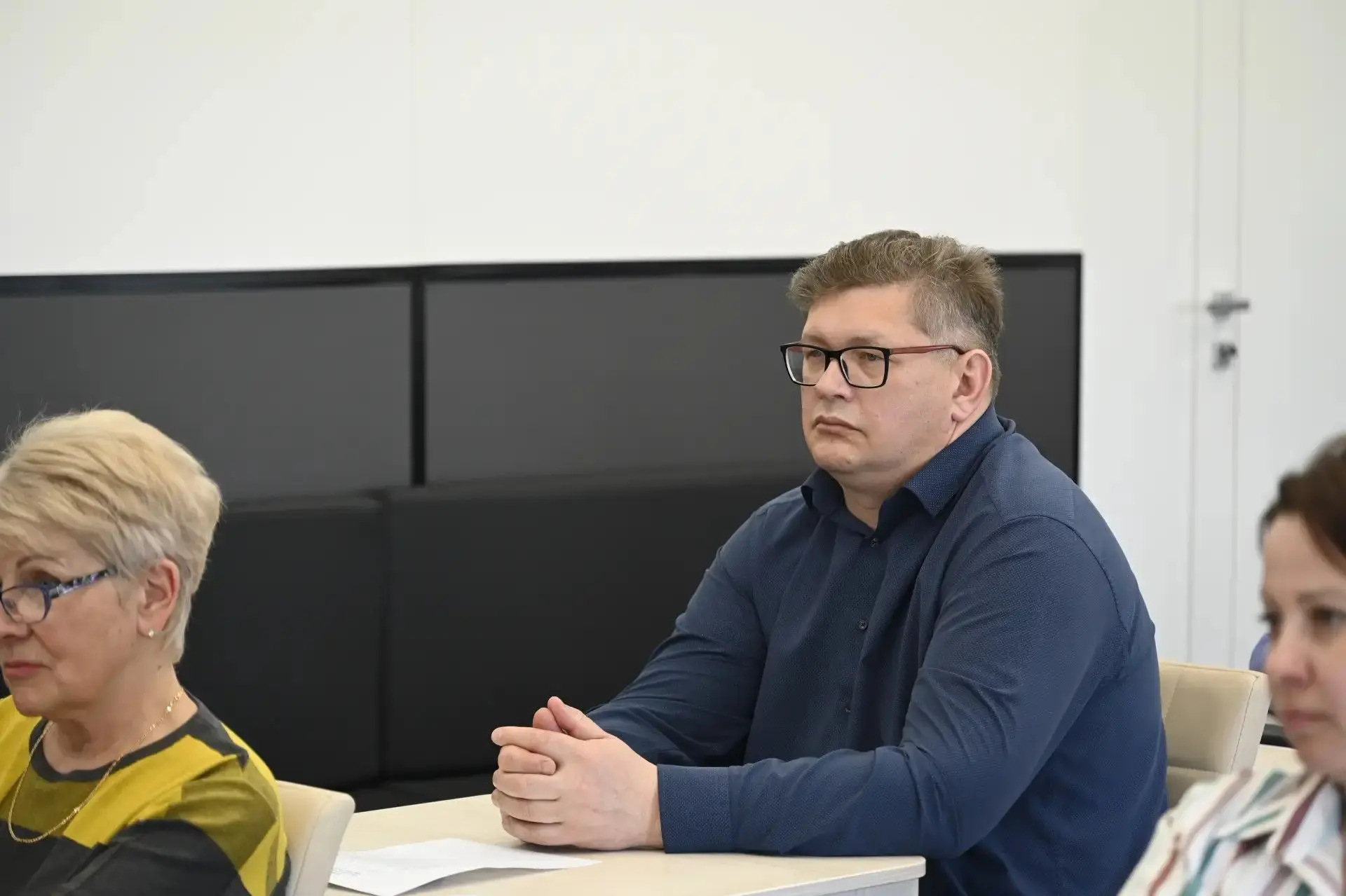 Владимир Евменьков:  Провел заключительное перед отпускным сезоном заседание Общественного совета.  