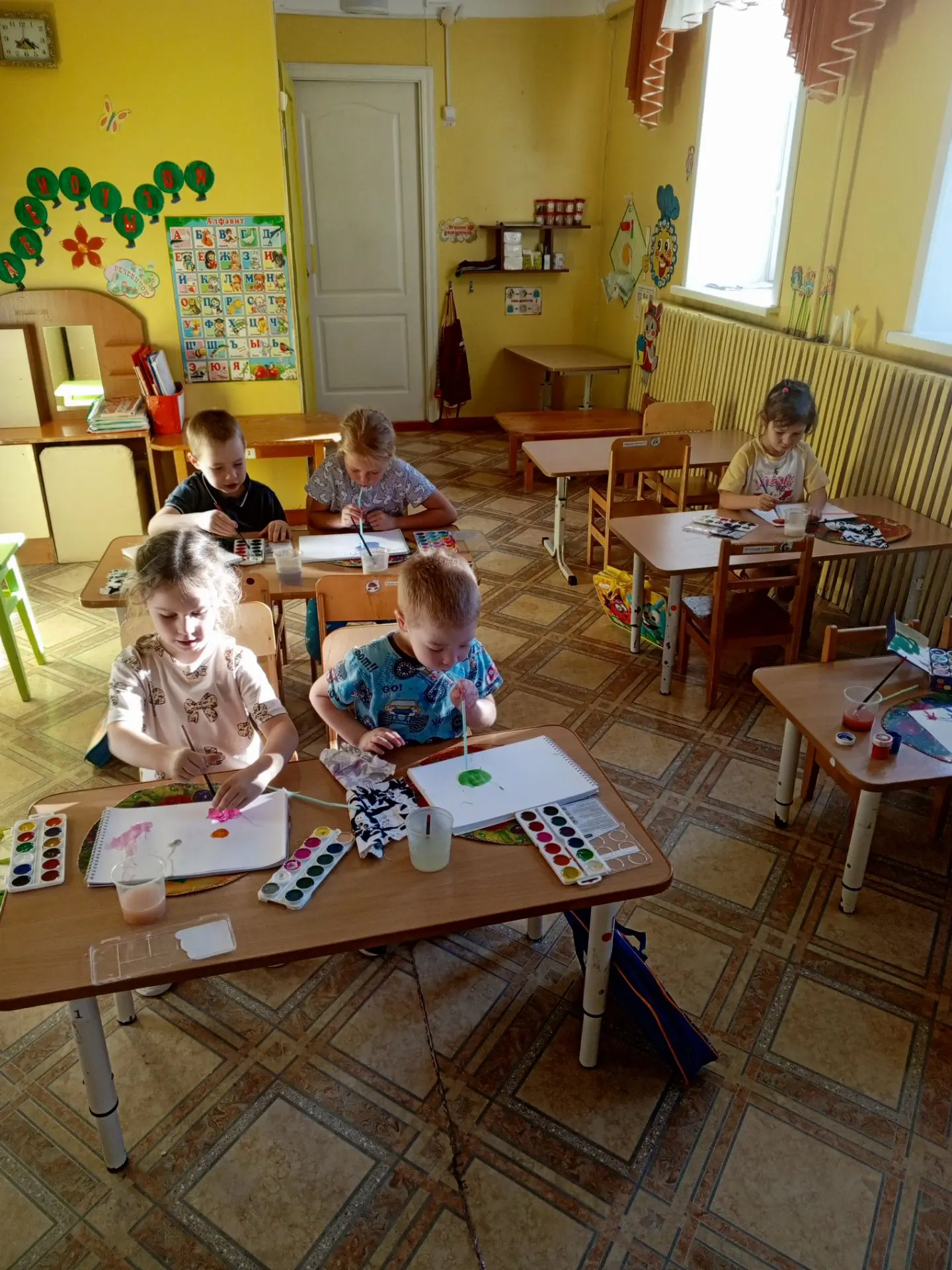 Вчера в свободной деятельности наши ребята открыли для себя удивительную нетрадиционную...
