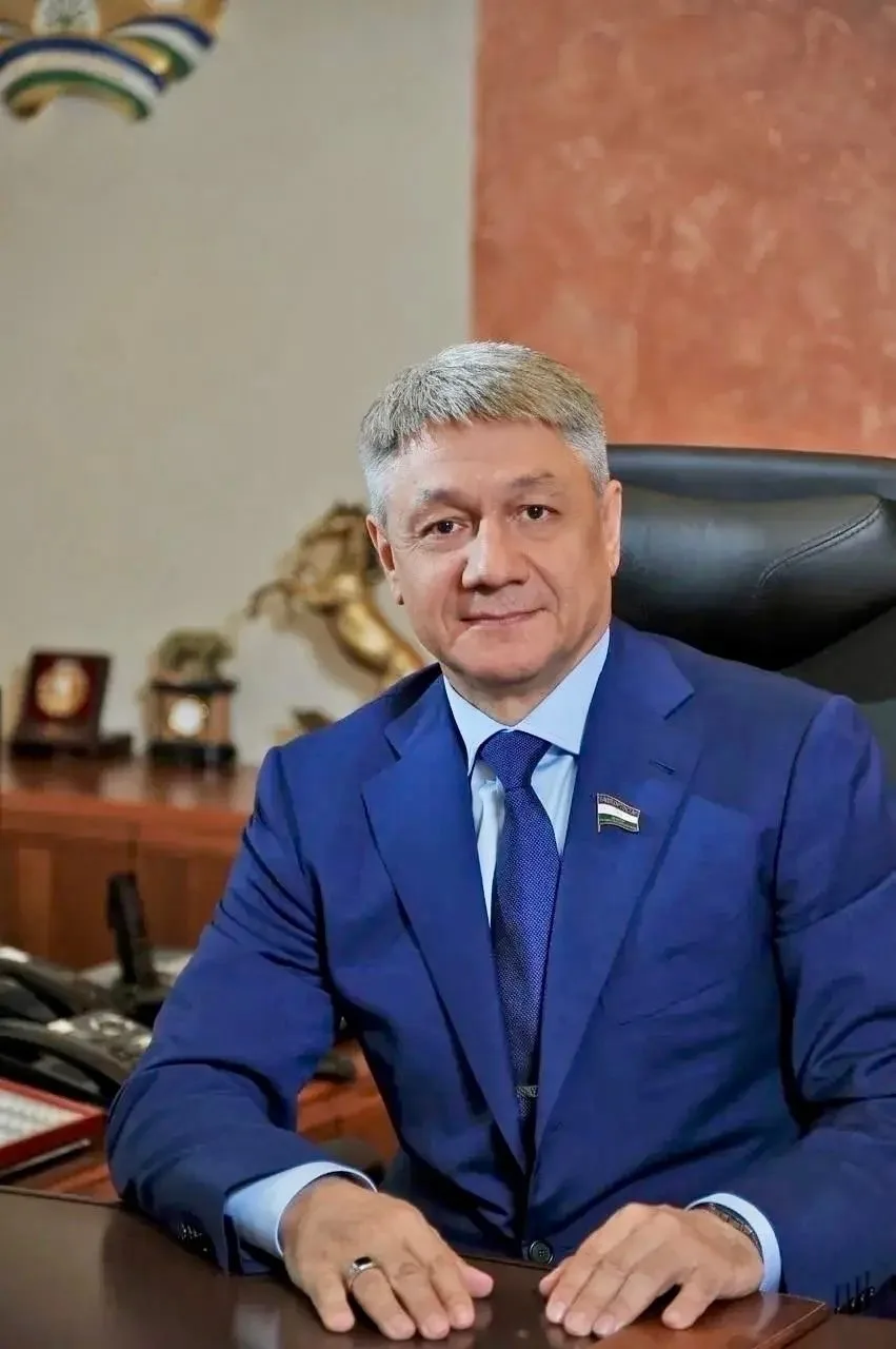 Дорогие жители Татышлинского района!

От всей души поздравляю вас с праздником – Днем России!
Этот п
