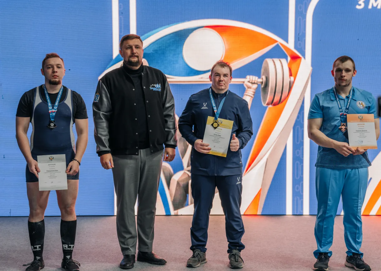 Красноярские пауэрлифтеры завоевали медали чемпионата и Кубка России💪
