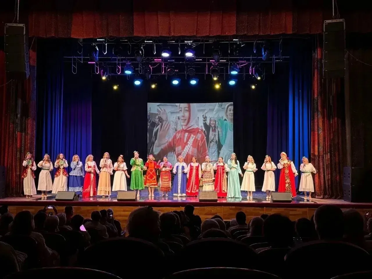 🇷🇺 «Родная земля, родная песня, родная Россия» — это было именно так: душевно, празднично и с любо