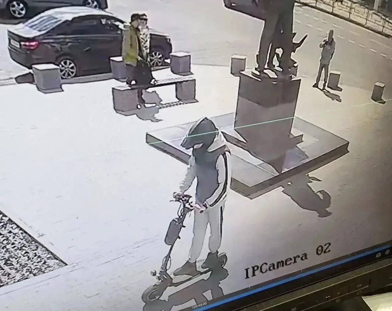 🛴 В Твери самокатчик сбил 5-летнюю девочку и скрылся
​
ДТП произошло утром 26 июля на площади Мира.