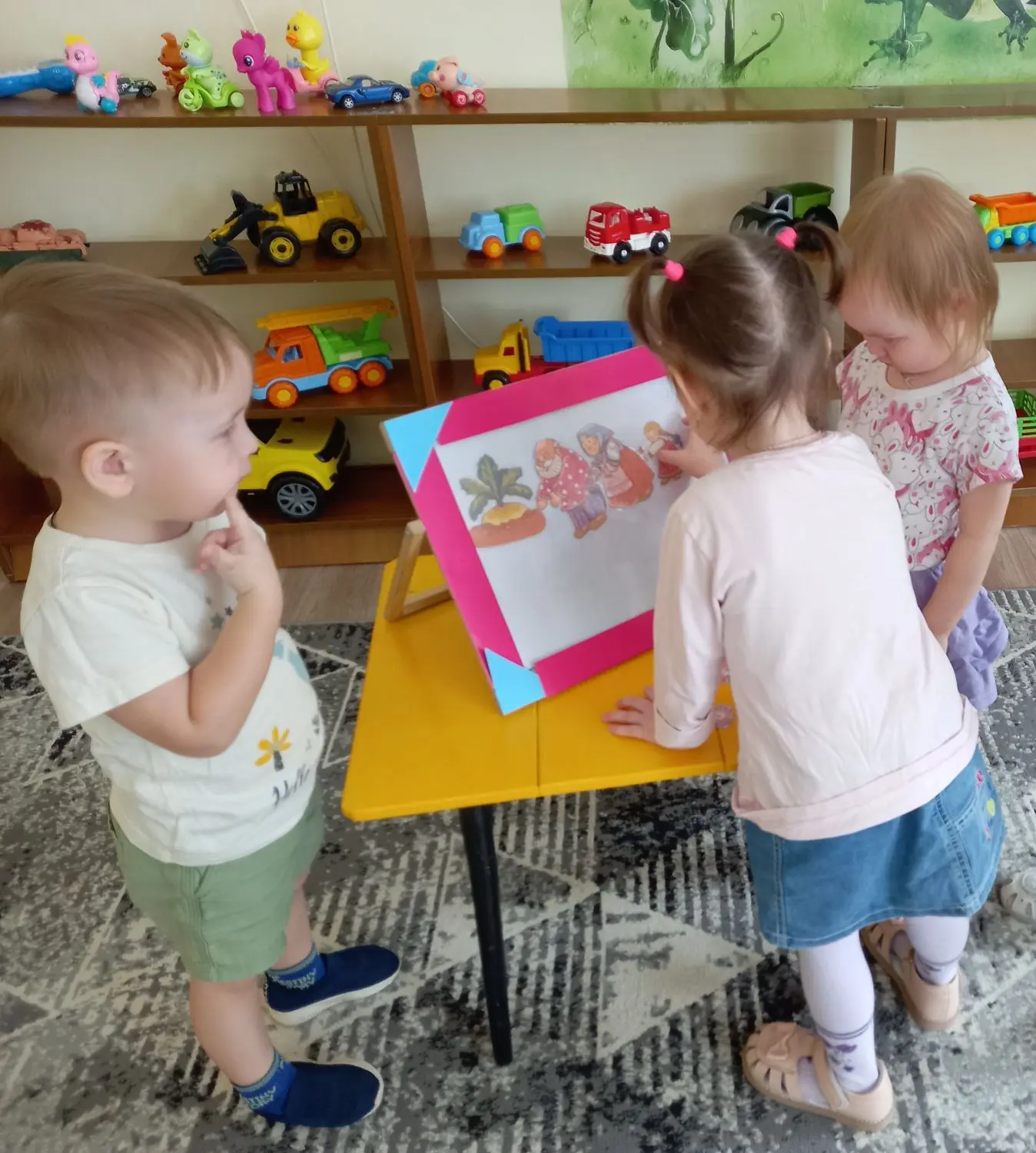 🎭Сегодня у наших самых маленьких воспитанников прошёл День театра!