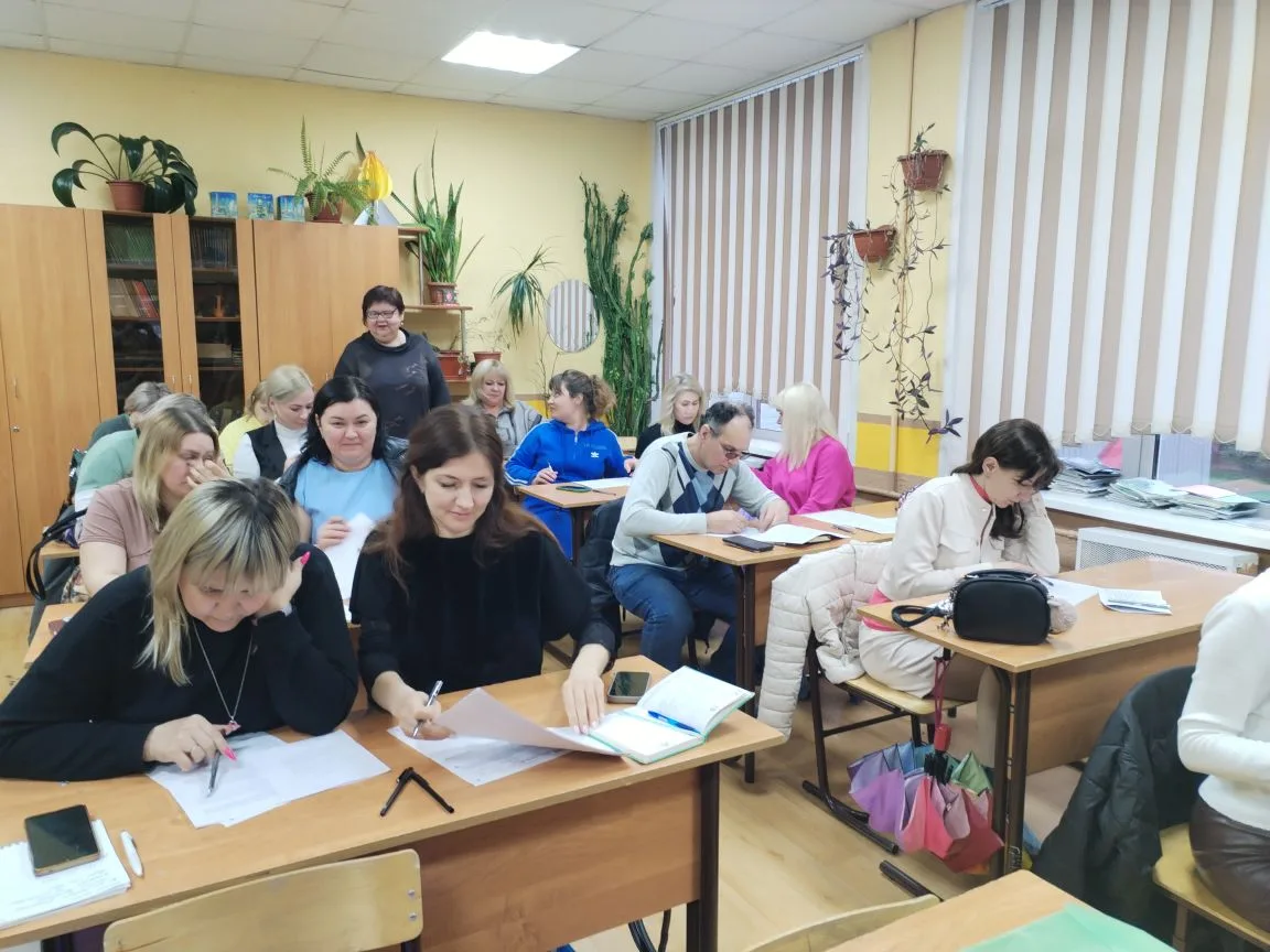 22 апреля в школе проводилась акция "Сдаём ЕГЭ и ОГЭ с родителями".