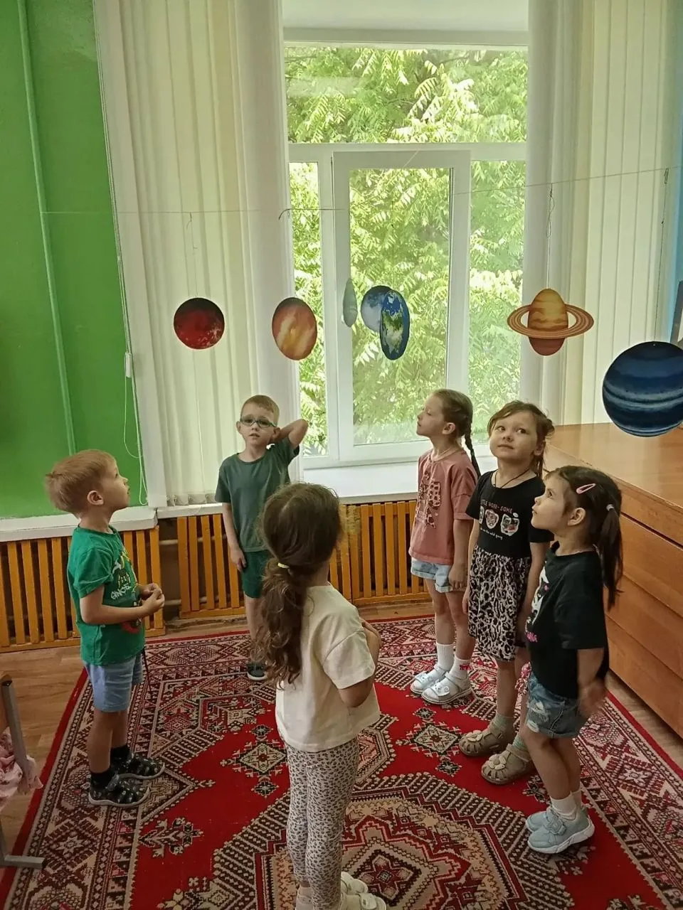 Совсем недавно мы отмечали День космонавтики, и уже отметили — День космоса! 🚀✨

Наши воспитанники 