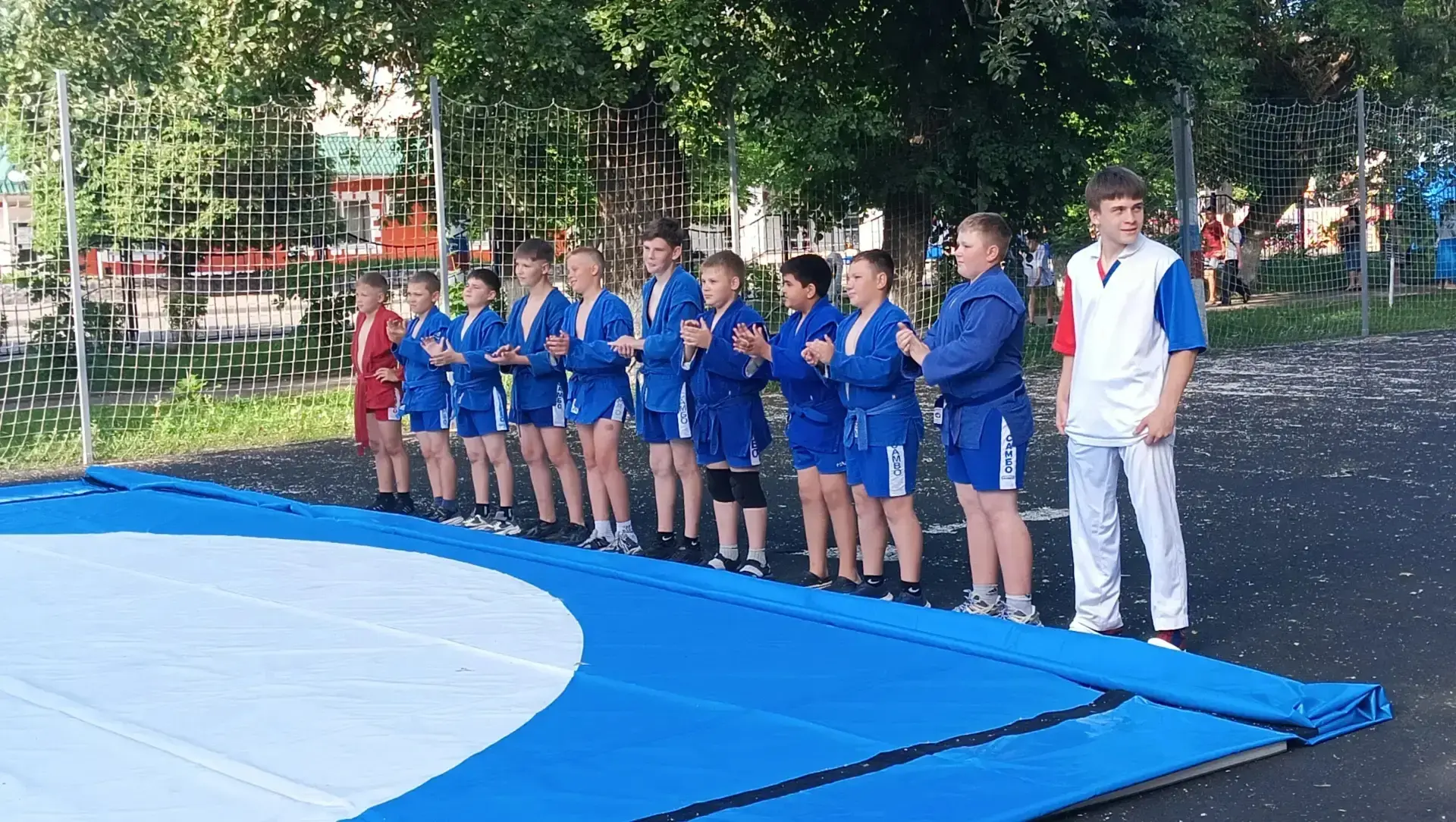 🥋 12 июня в г.Н.Ломов состоялись командные  дружеские соревнования по борьбе самбо среди юношей 201