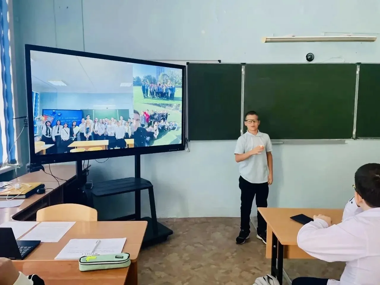 🌟 Традиции нашего класса 🌟  Ребята из 5 «Д» каждую неделю собираются на особый классный час. 📚 Его ц