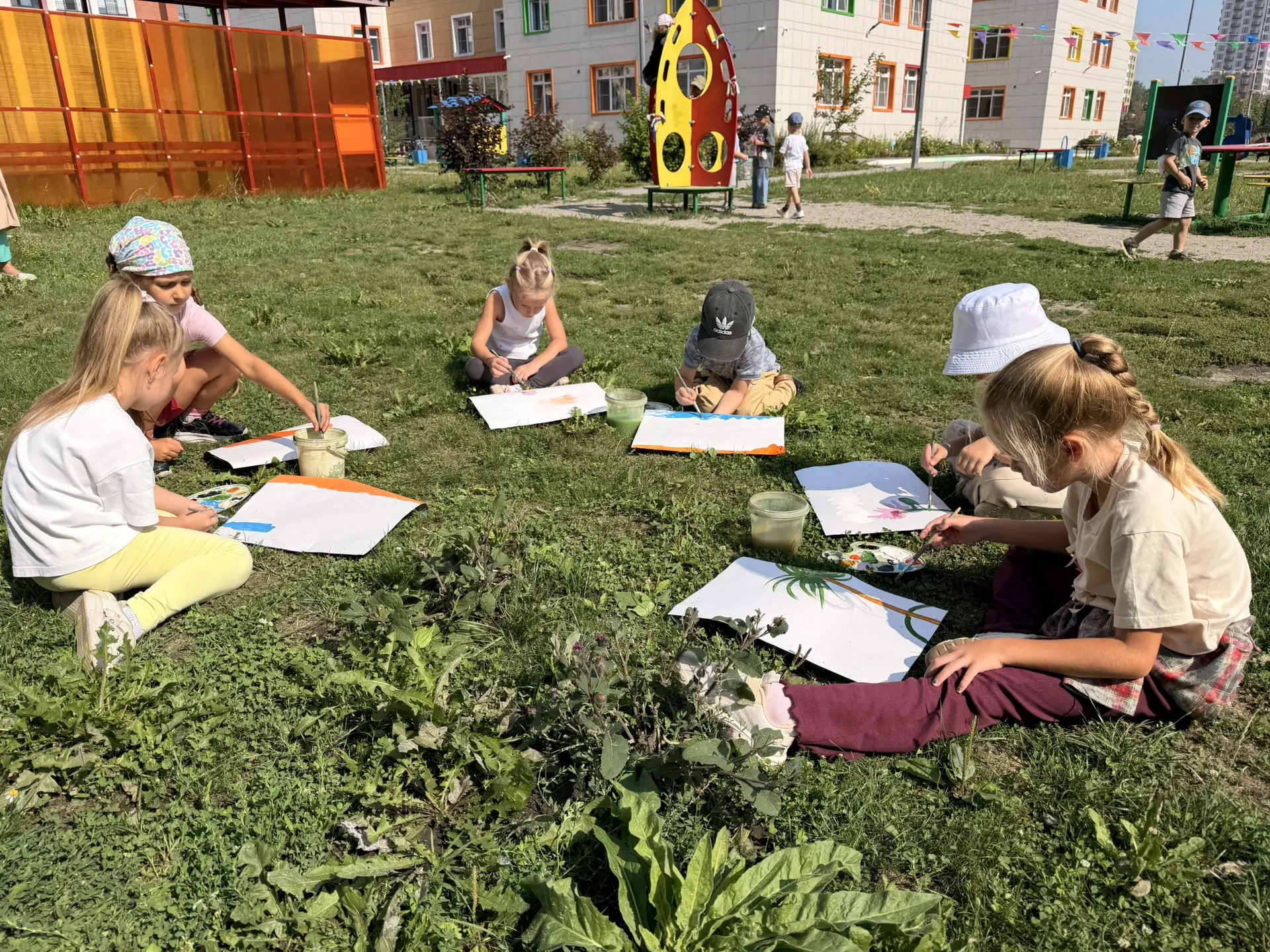 🫟🎨Пользуясь тёплыми летними деньками, 🌞🌞🌞сегодня мы с ребятами вышли на прогулку с...