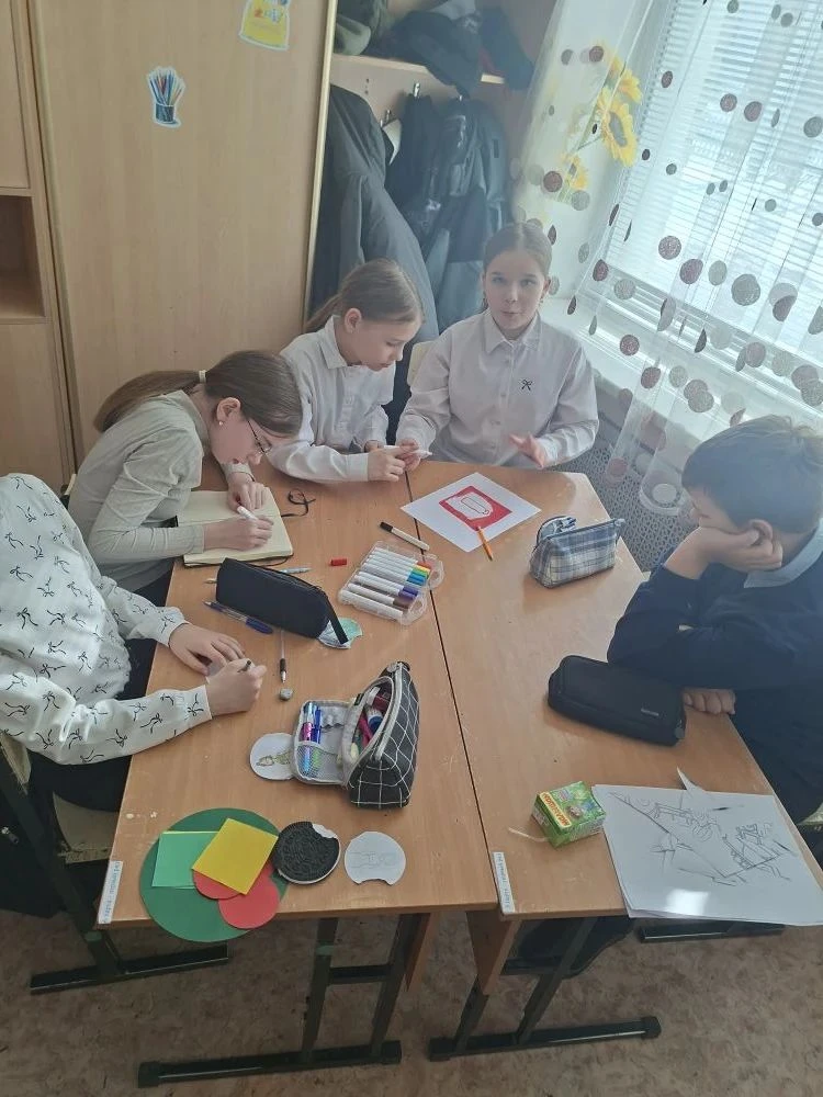 В рамках месячника пожарной безопасности в школе прошла игра «Уроки пожарного»! 🚒Ребята из Дружины ю