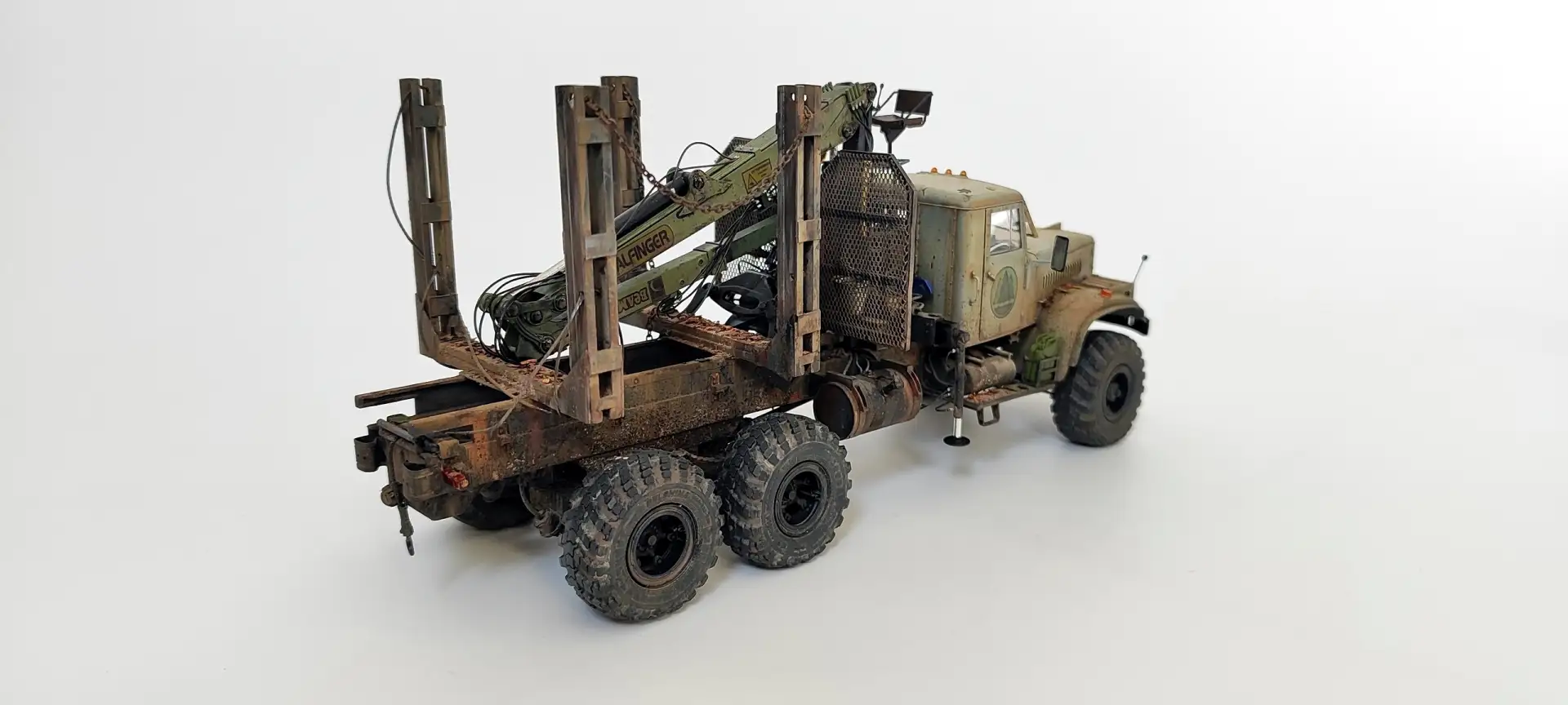 Лесовоз КрАЗ-255 с краном-манипулятором Palfinger