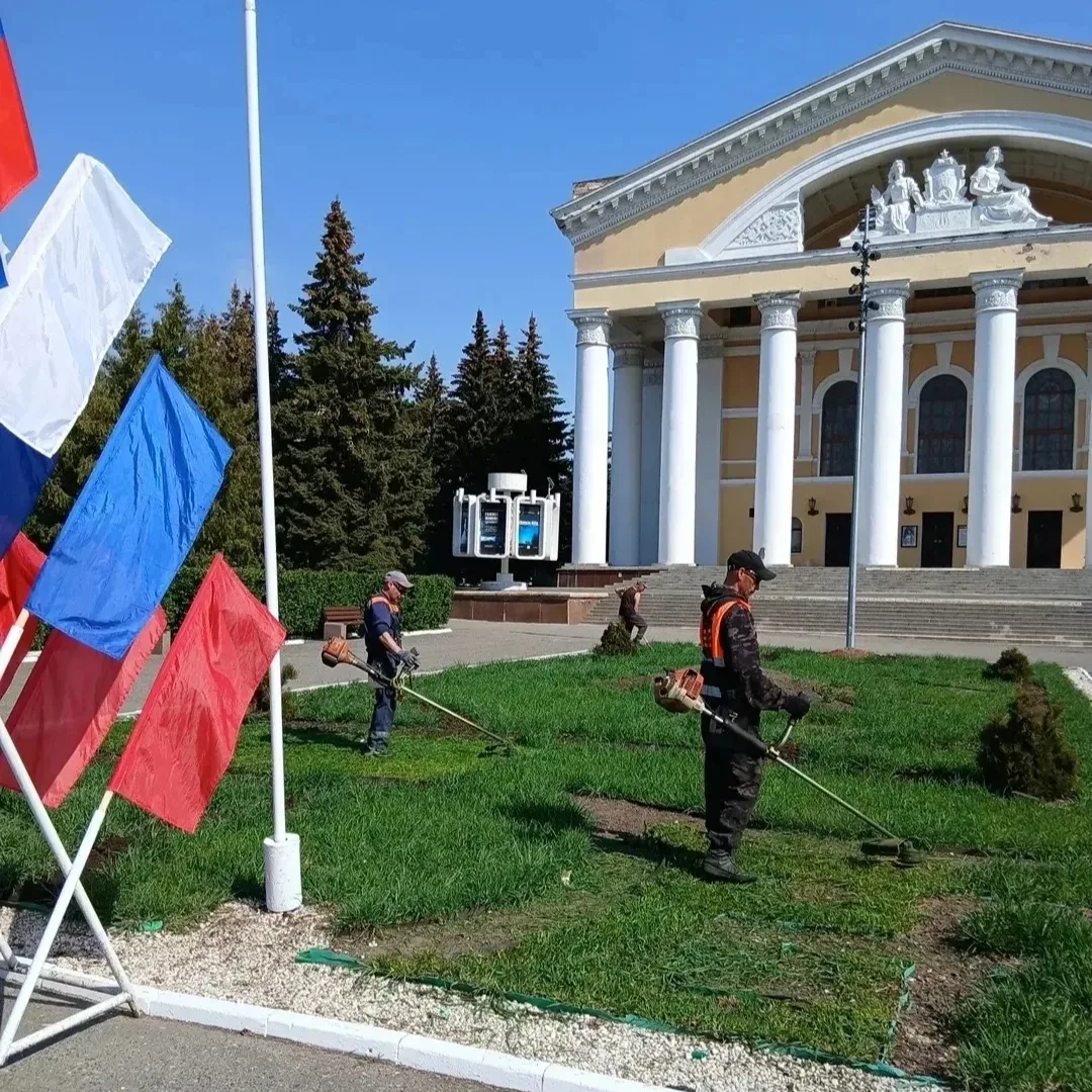 🚧 Рабочие выходные сотрудников дорожных служб  Сотрудники АО «Город» трудятся в полном рабочем режим