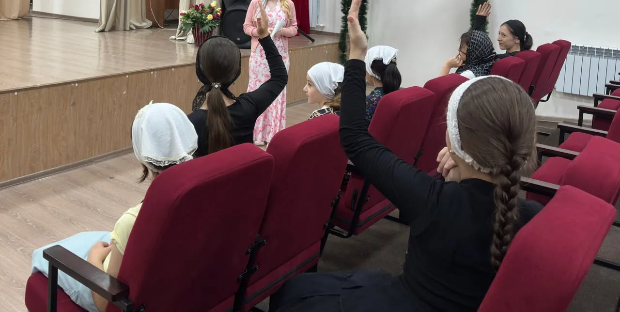 28 сентября в 12:00 в Доме культуры с. Чири-Юрт провели беседу на тему: