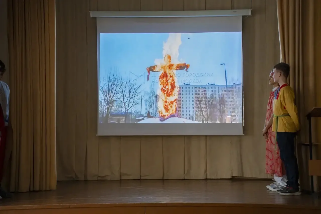 Масленица в 1581! 🥞  🥳 В нашей школе сегодня царила атмосфера настоящего праздника! Ученики 10А клас