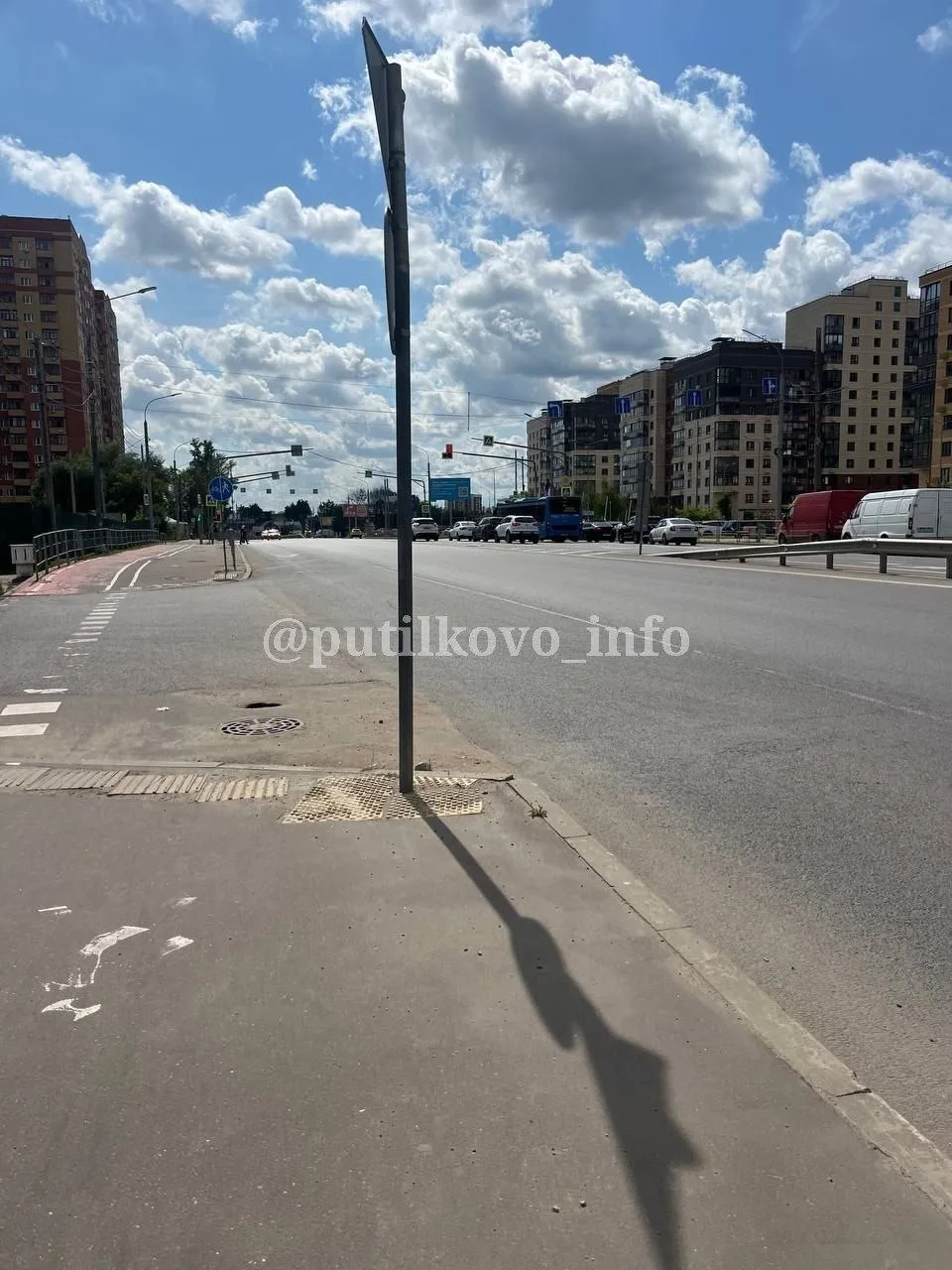 #нампишут 

Здравствуйте! 
Обращаюсь по вопросу неудовлетворительного состояния элемента дорожной ин