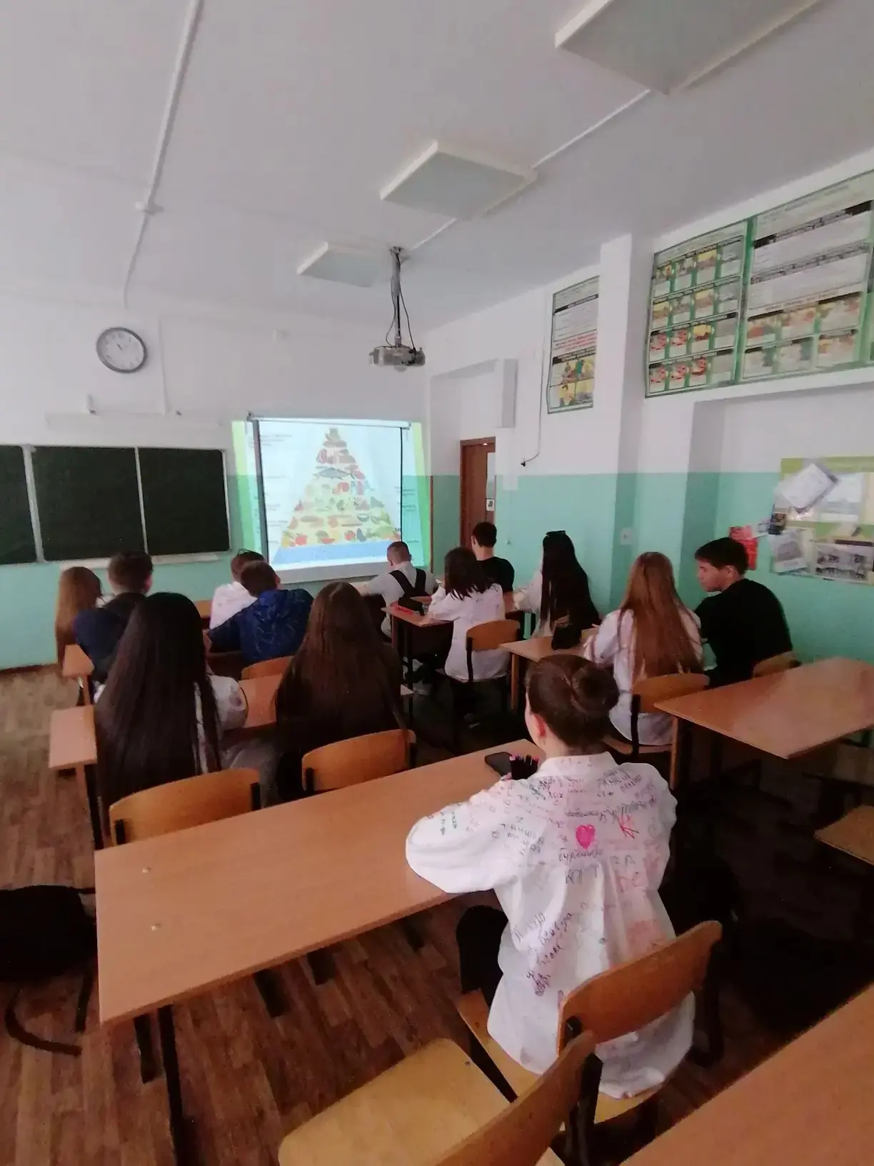 "Опасность курения", "О вреде табака", "Урок здорового питания" - темы профилактических...