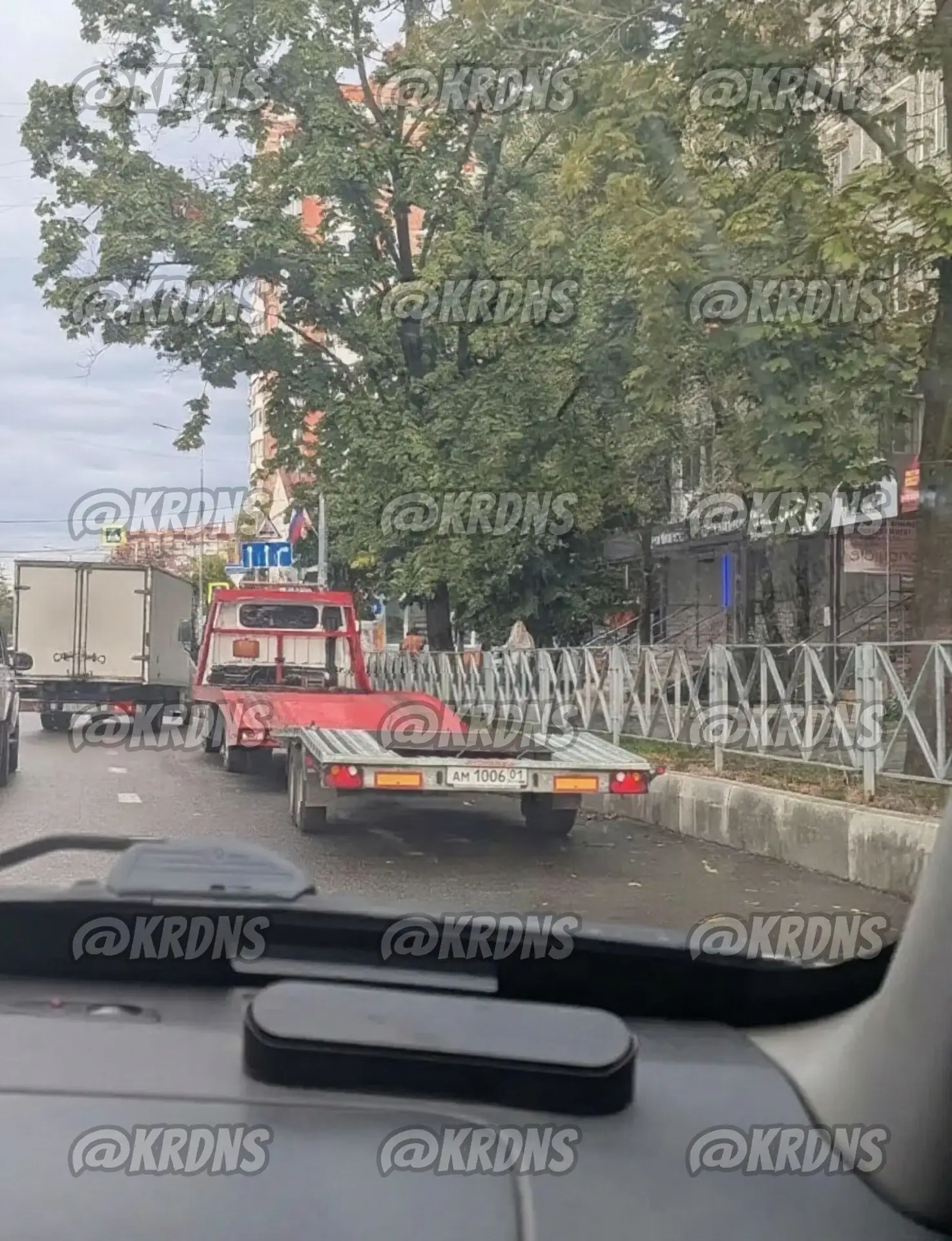 🌀‼️Прошу выложить! Каждый день наблюдается такая парковка эвакуатора. Очень сильно меш...