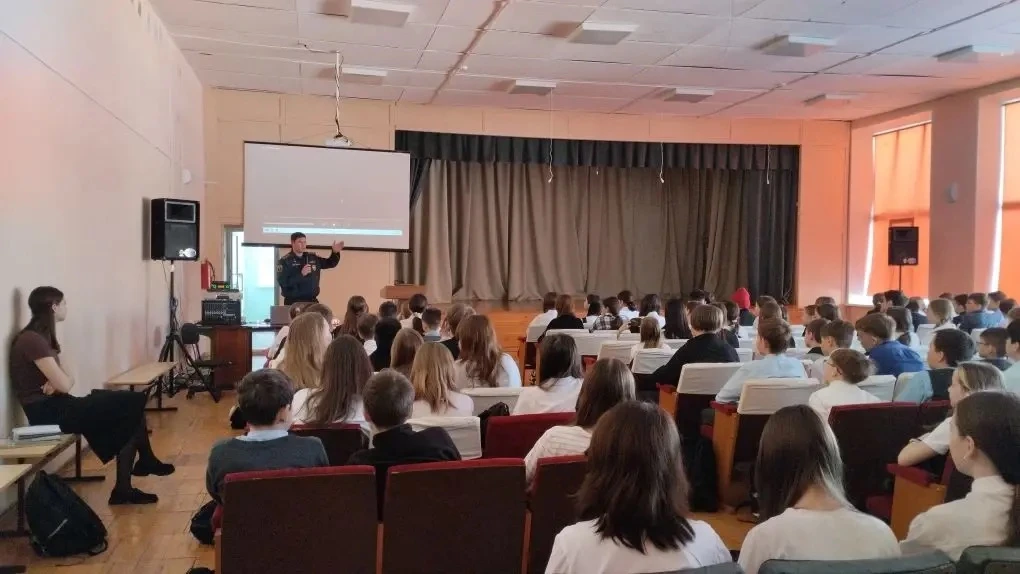 В четверг состоялась встреча учащихся 6-х классов с заместителем начальника ОНДиПР Медведевского рай